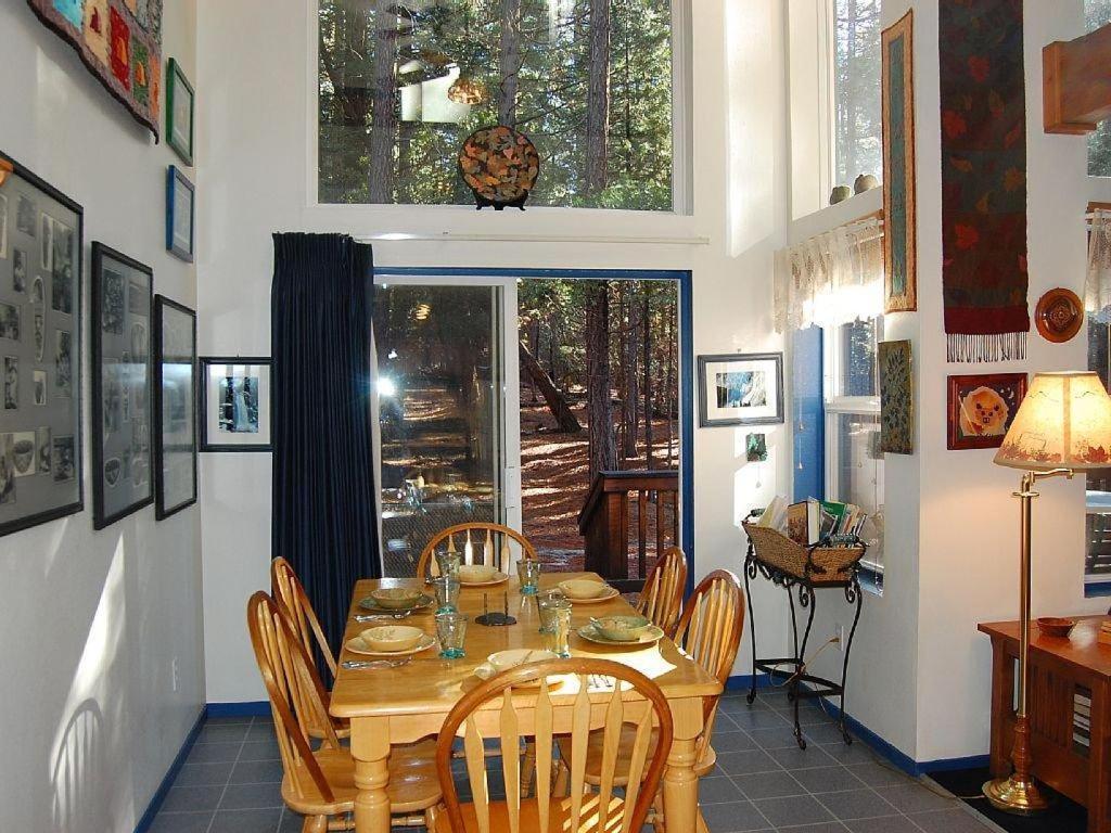 Bear Crossing Villa Wawona Exterior photo