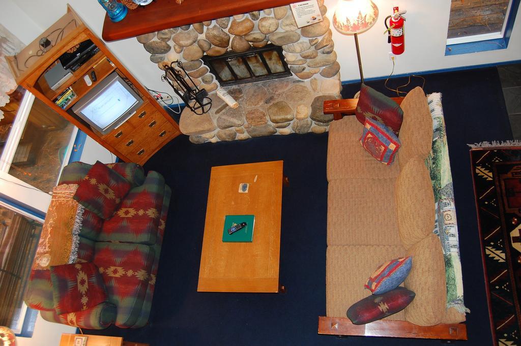 Bear Crossing Villa Wawona Room photo